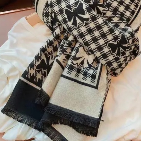 Cashmere scarf - Picture 4 of 4